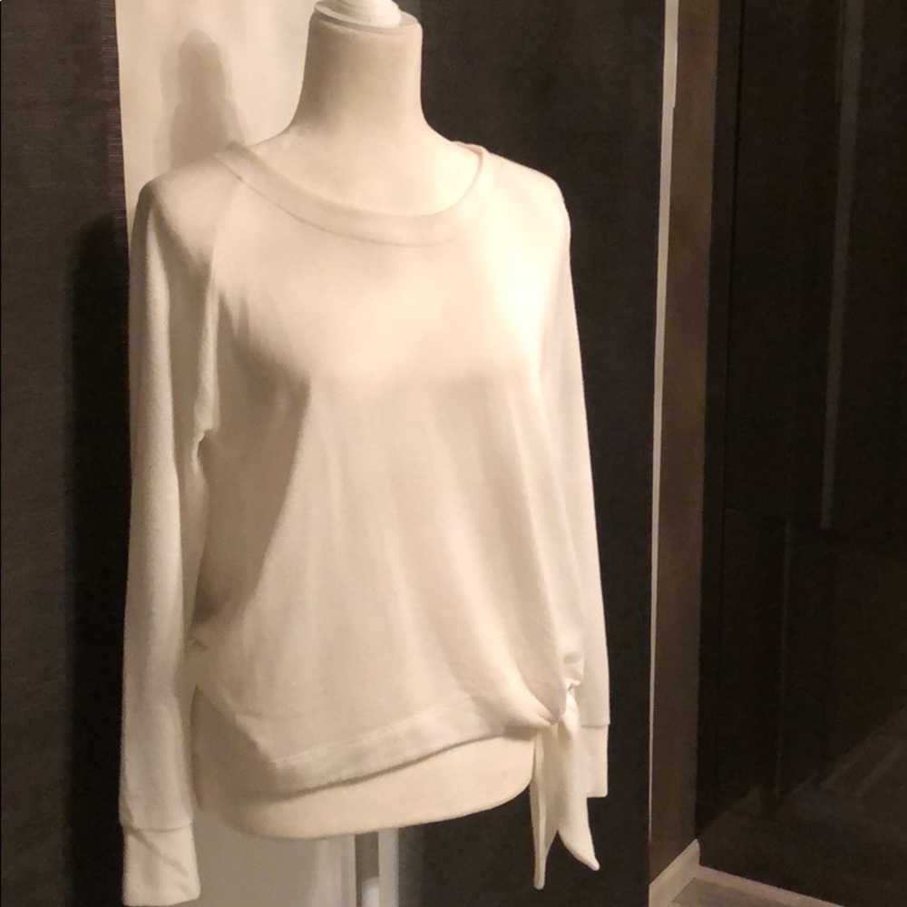 Evereve Allison Joy Cream sweater